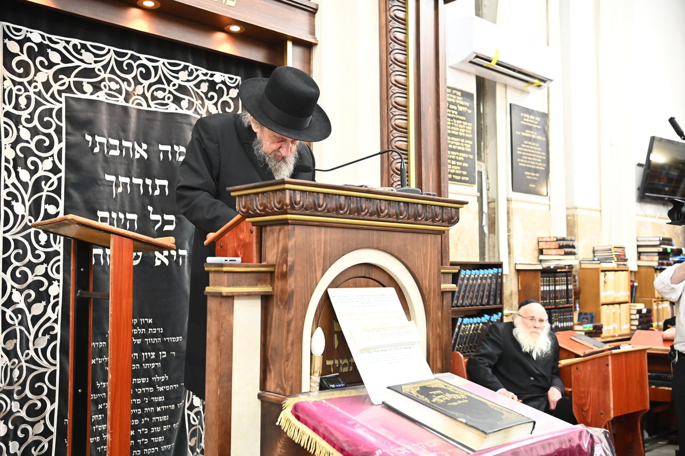 הגר"ד לנדו בישיבת 'קול תורה'