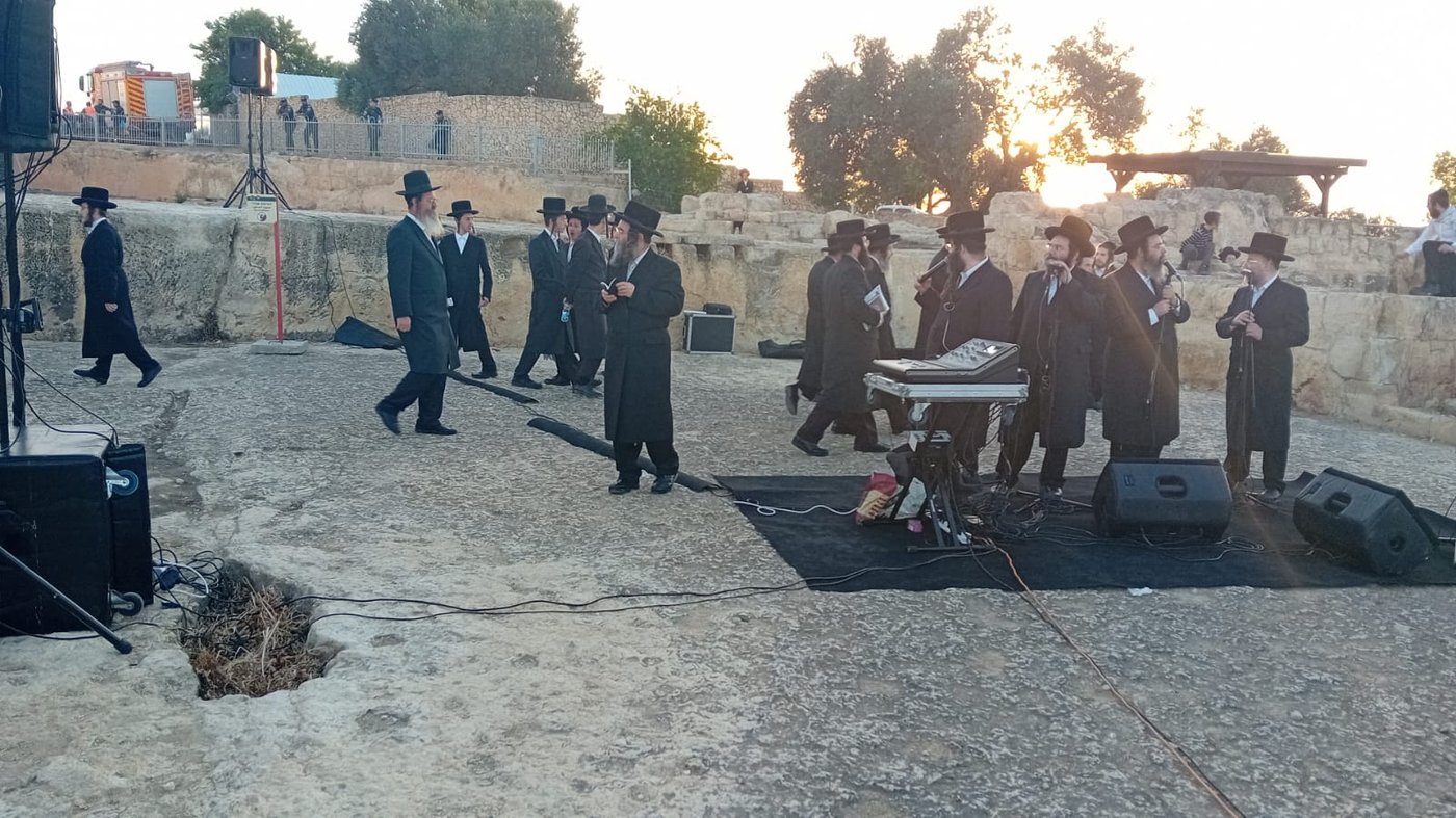האדמו"ר מאונגוואר, בהדלקה בקרב שמואל הנביא 