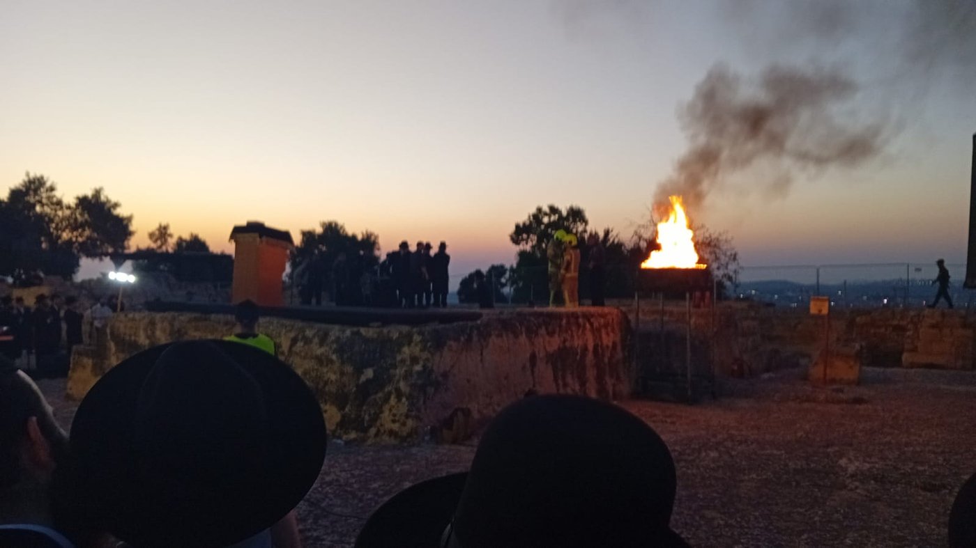 האדמו"ר מאונגוואר, בהדלקה בקרב שמואל הנביא 