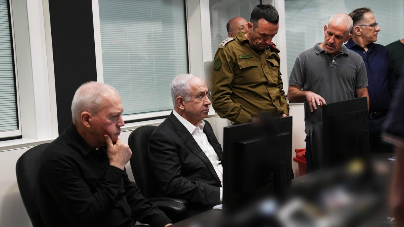 ראש הממשלה עם קבינט המלחמה והרמטכ"ל בחמ"ל