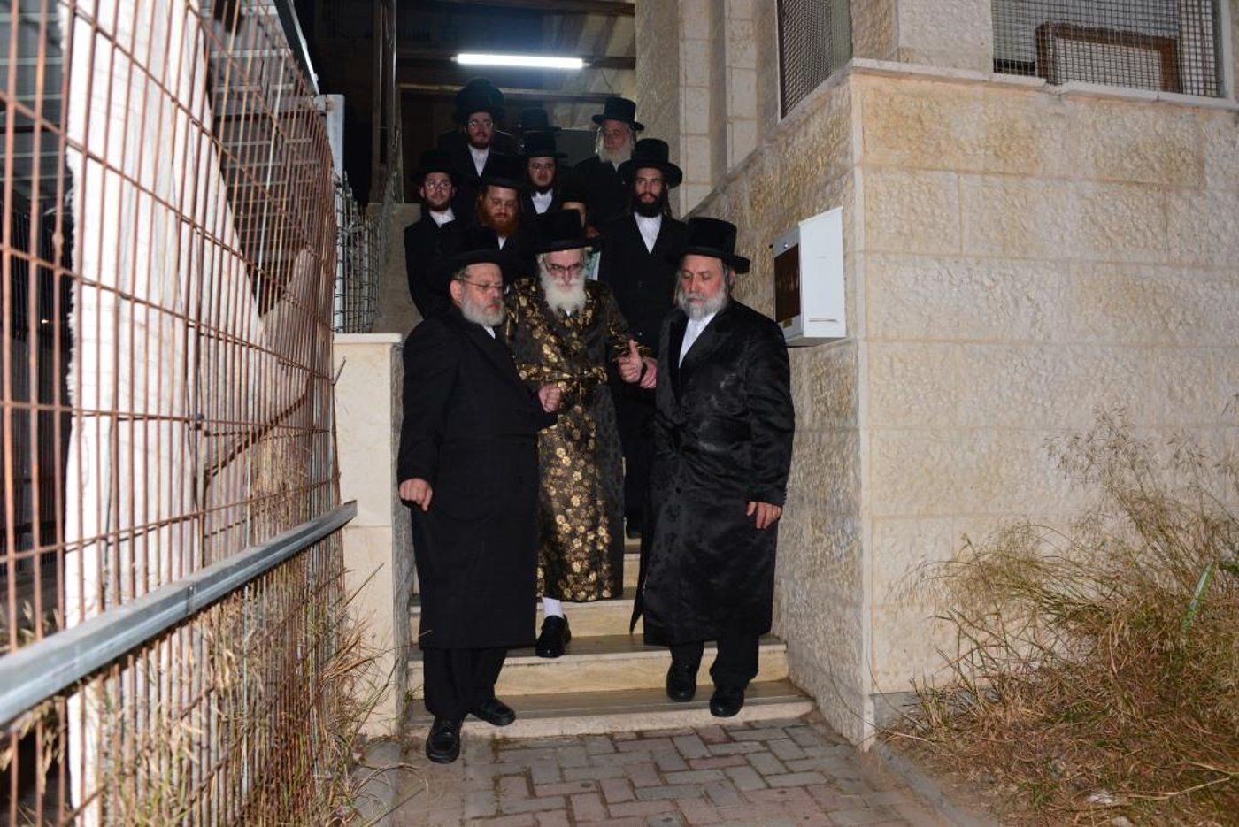 האדמו"ר מויז'ניץ בביקור בבתי אדמורי"ם באשדוד