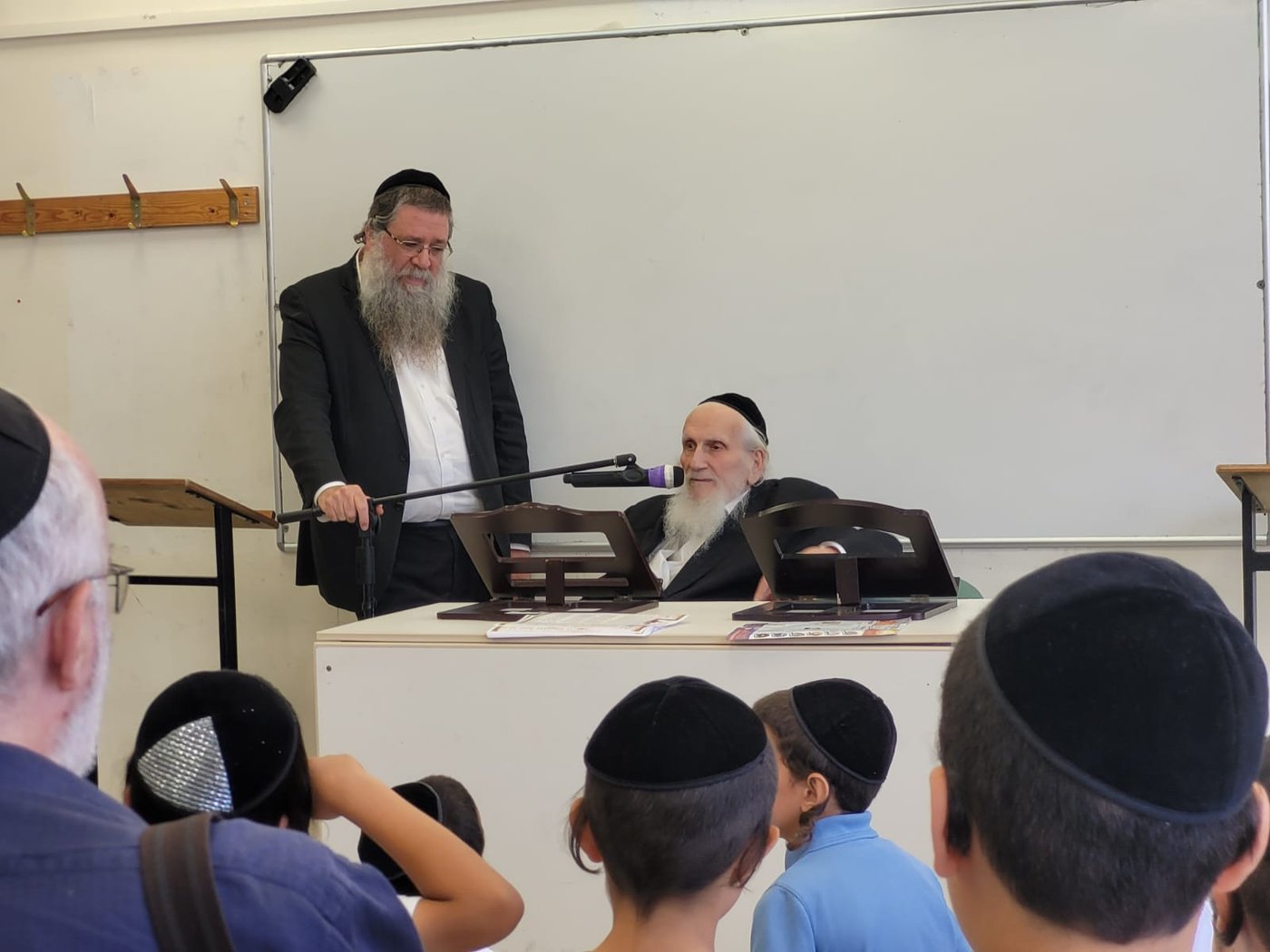 הגר"מ אויערבאך בשיחת חיזוק
