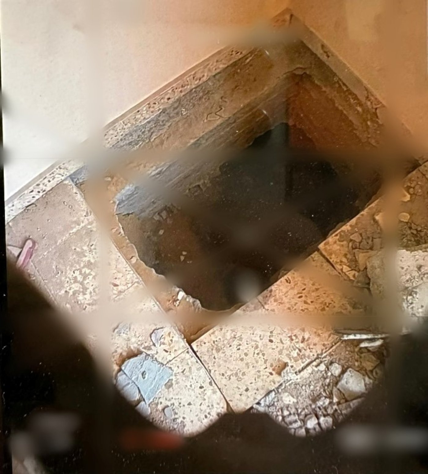 תיעוד: מעברי קירות ששימשו את מחבלי חמאס בתוך הבתים