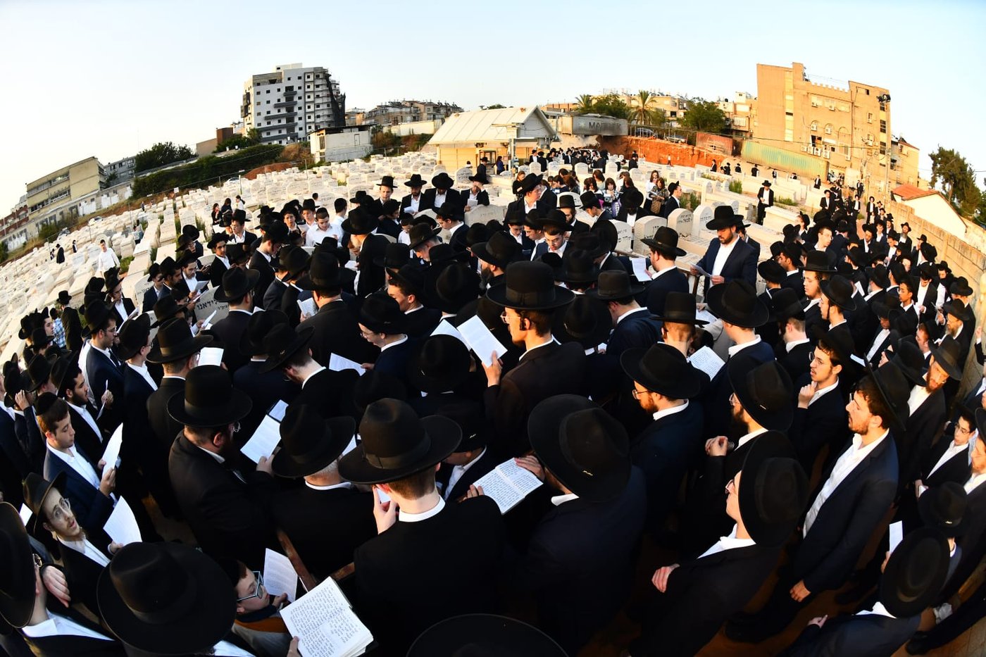 יום השנה הראשון למרן הגר"ג אדלשטיין