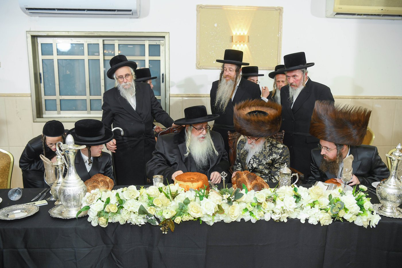שמחת הבר מצווה לנכד האדמו"ר מזלוטשוב 