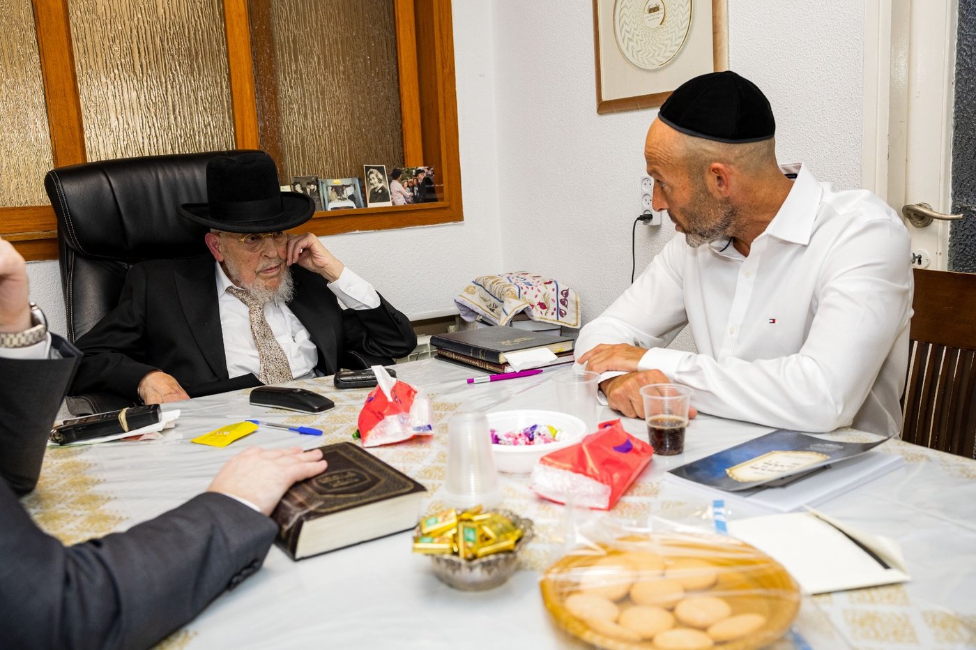 דנאל סיעוד דרור פלנבאום אצל הגר"י אזרחי מראשי ישיבת מיר