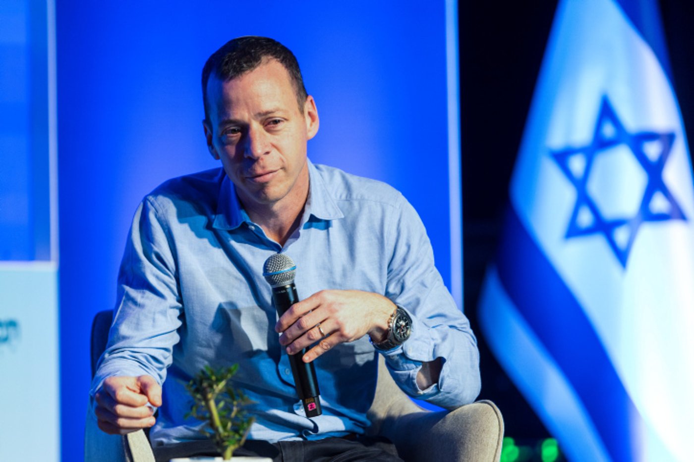עמית סגל. עקץ את גוטליב וחטף אש בחזרה