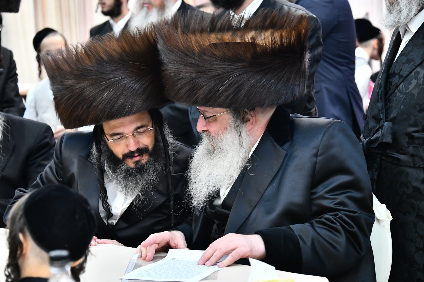 האדמו"ר מנדבורנה בעריכת הכתובה