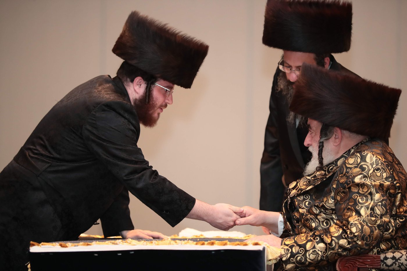 במוצאי שבת בעיירת סלוניקי