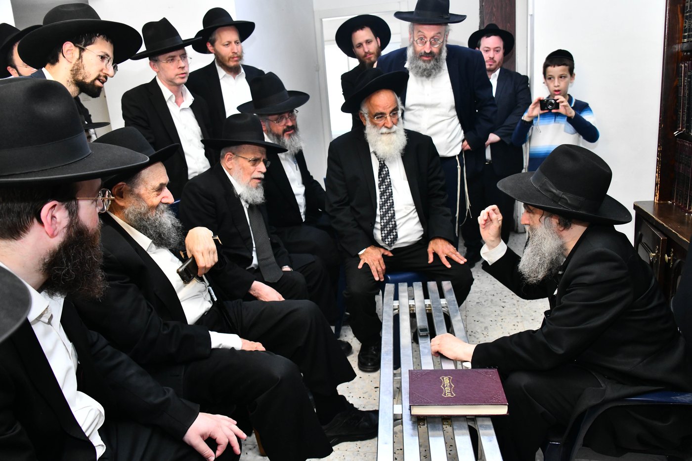 ניחום אבלים אצל הגר"א גרבוז