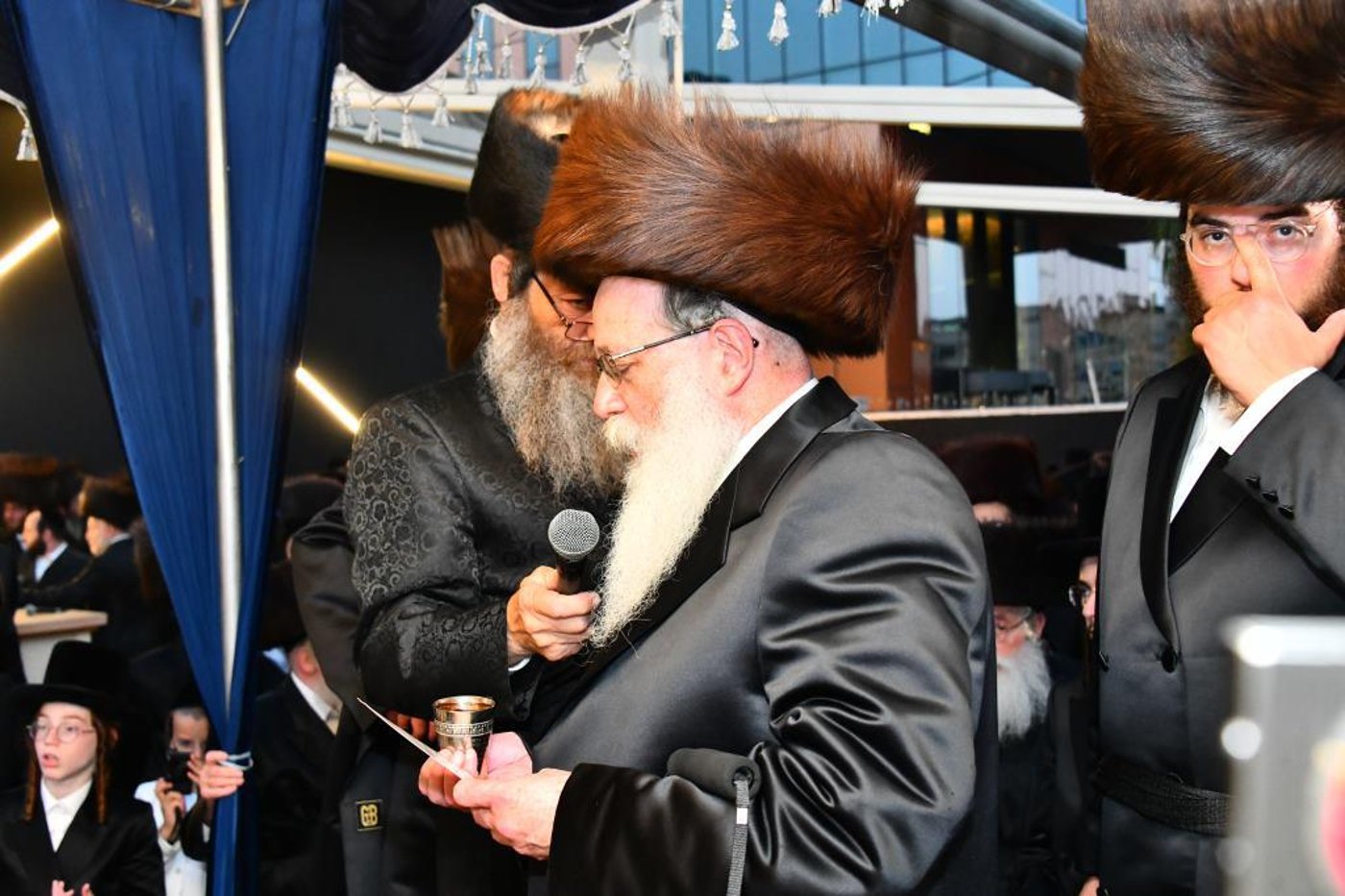 שמחת נשואי נכדת הגר"א וייס