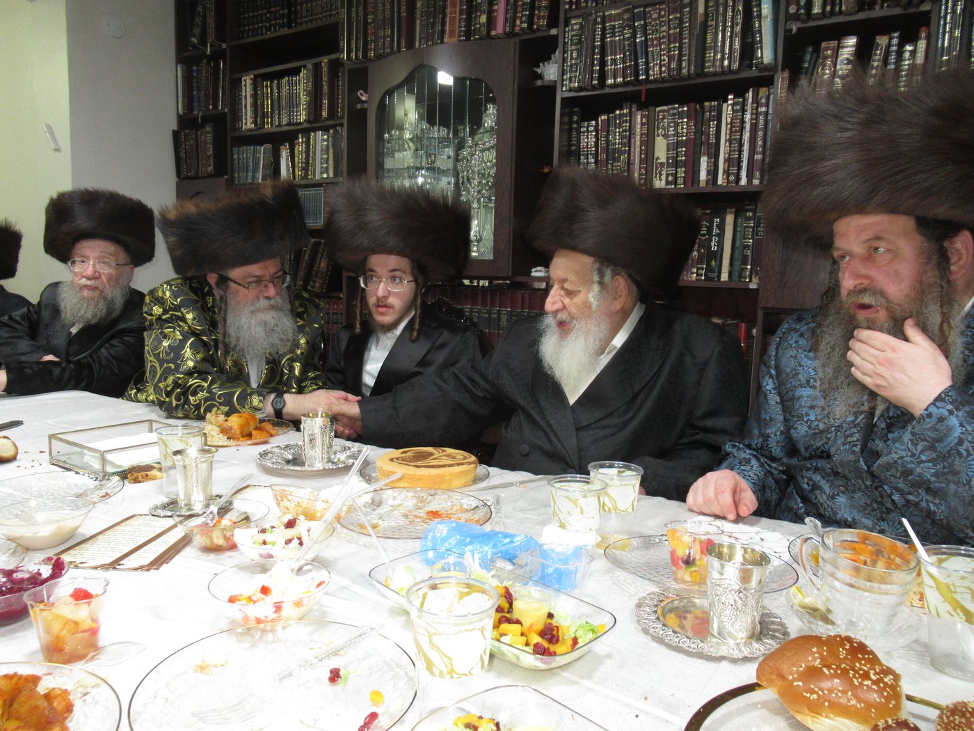 שמחת השבע ברכות בחצרות דעעש - לייפניק
