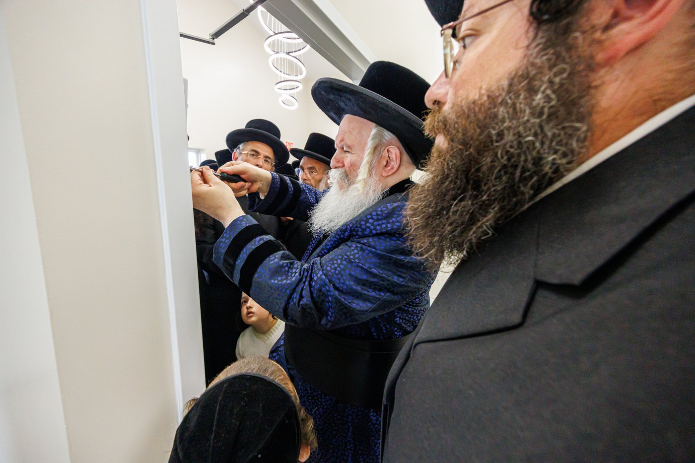 קביעת מזוזות במחנה 'גילה' באבוב