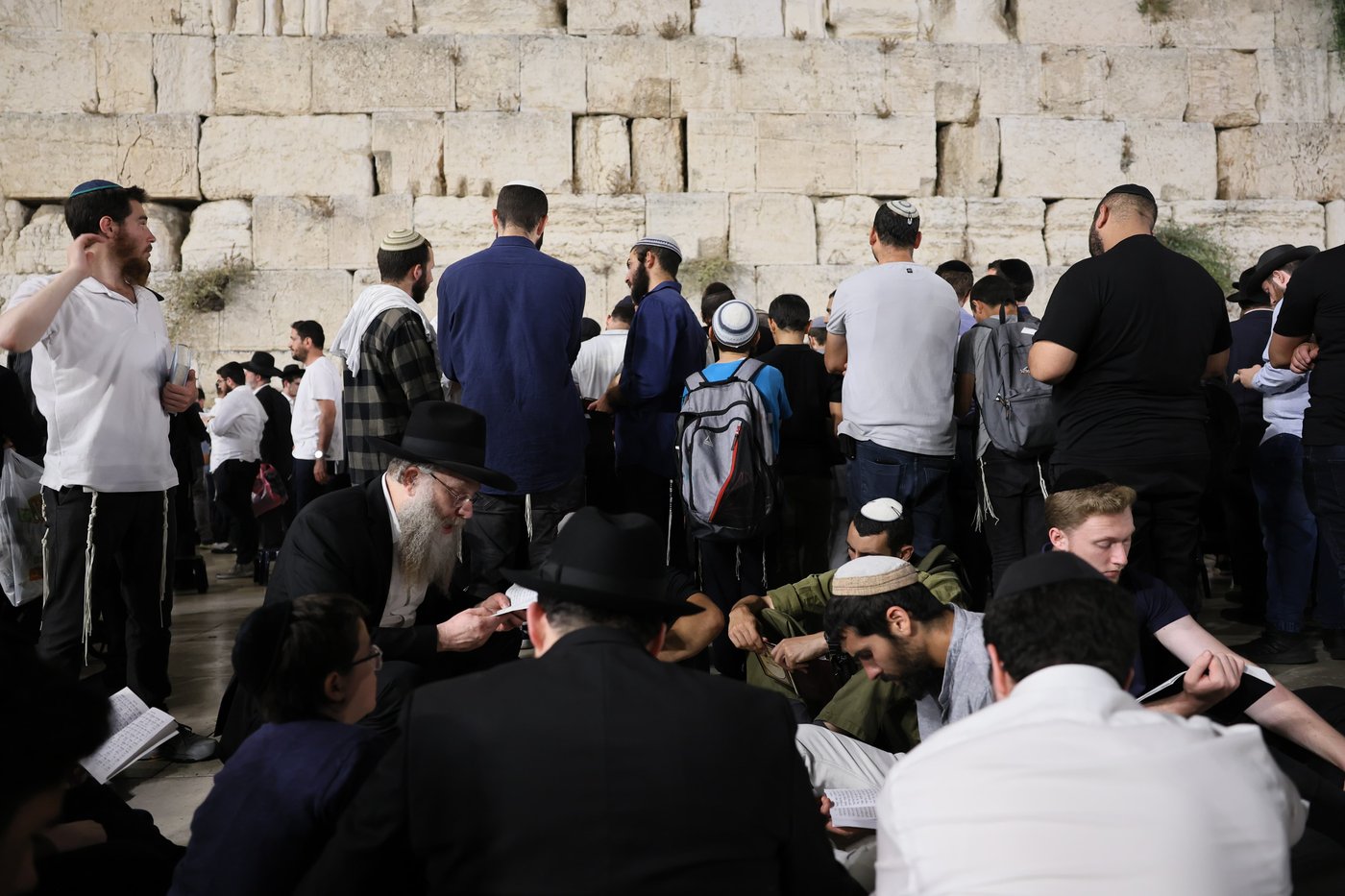 תיעוד ראשון: פוליטיקאים ועמך בית ישראל מתאבלים בכותל