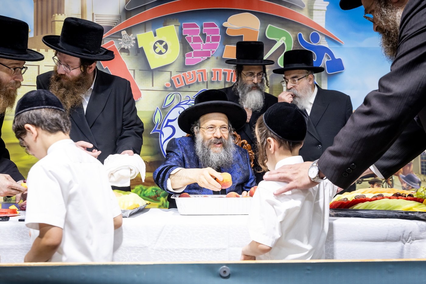 האדמו"ר מבאבוב 45 בביקור בדעי קעמפ של החסידות