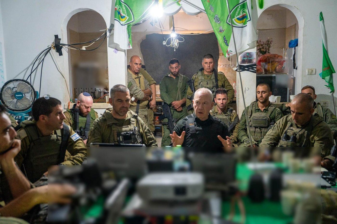 שר הביטחון יואב גלנט בציר פילדלפי בדרום רצועת עזה