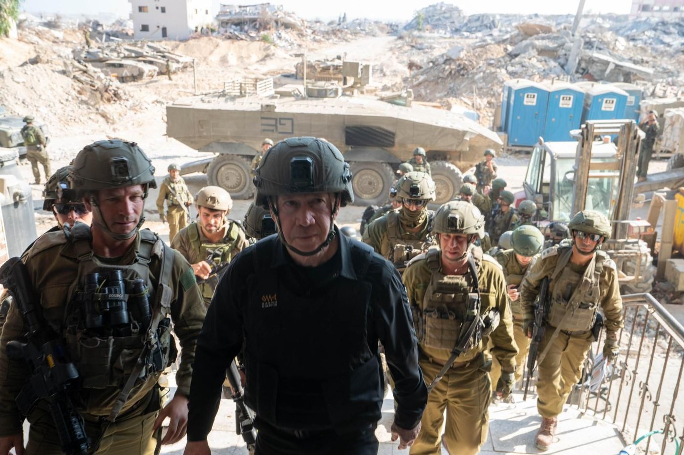 שר הביטחון נכנס לעזה: "האחים סינוואר יעשו את הטעות - ונגיע אליהם"