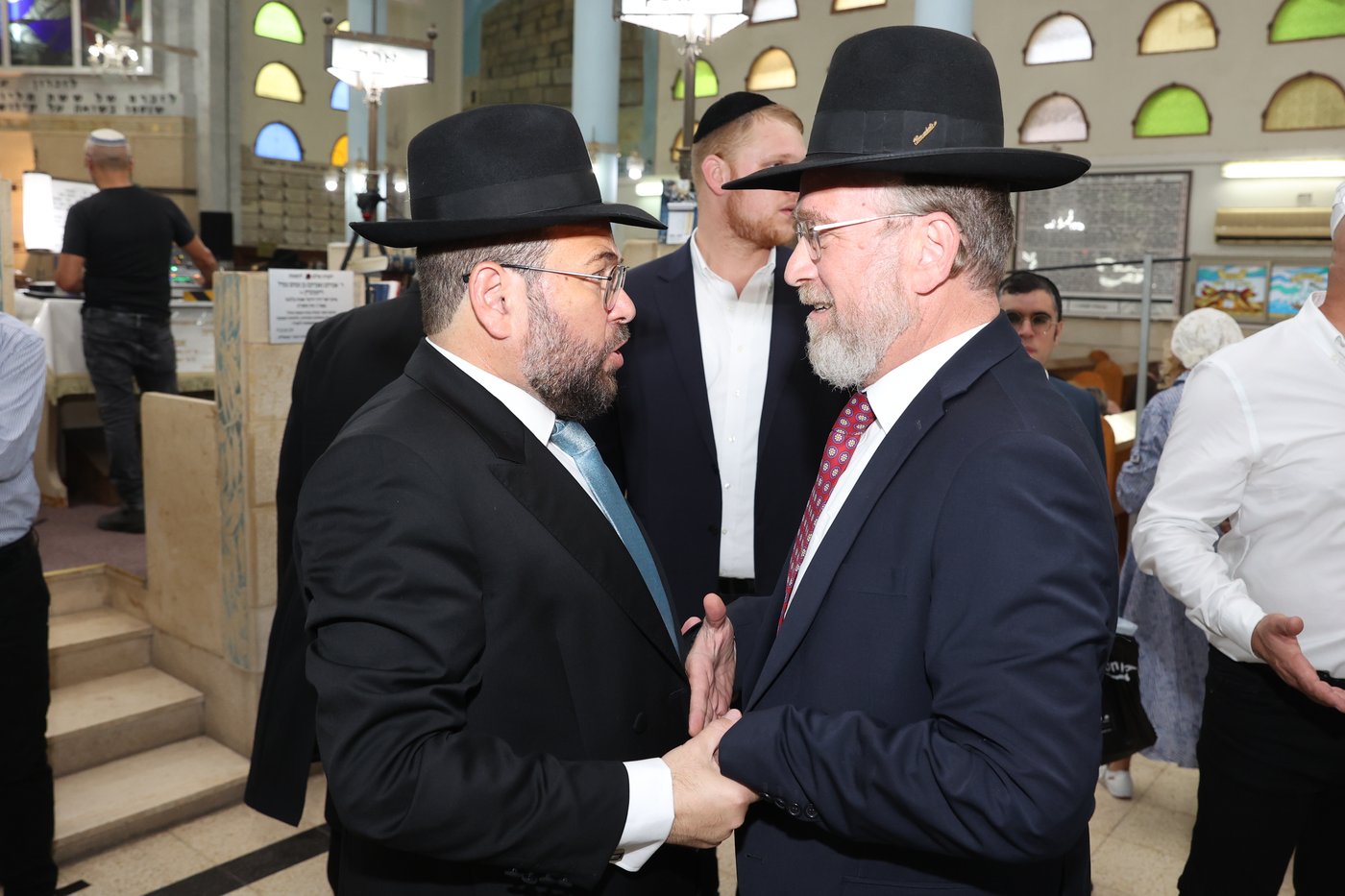 הכתרת הרב בן ציון נורדמן לרב בית הכנסת הגדול