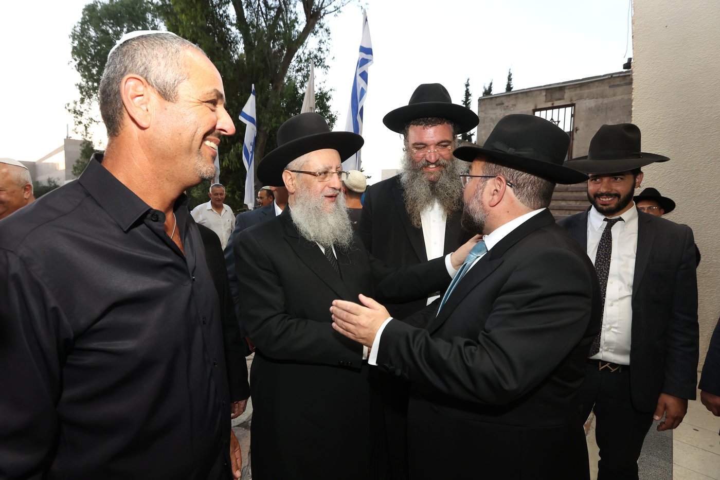הכתרת הרב בן ציון נורדמן לרב בית הכנסת הגדול