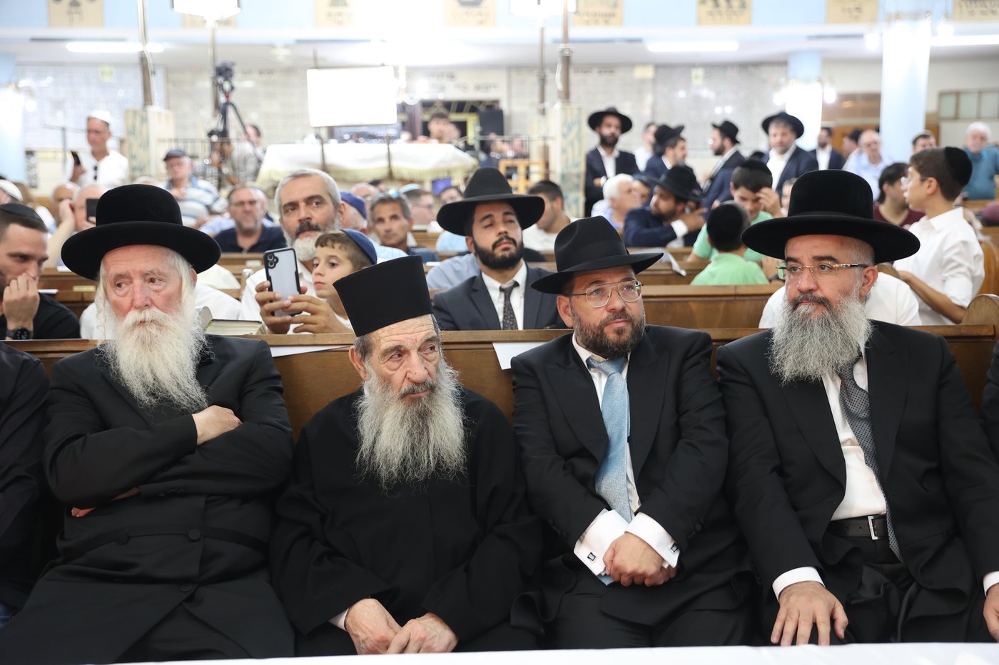 הכתרת הרב בן ציון נורדמן לרב בית הכנסת הגדול