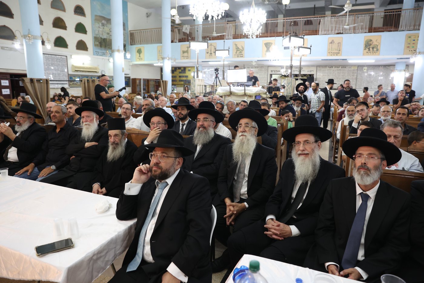 הכתרת הרב בן ציון נורדמן לרב בית הכנסת הגדול
