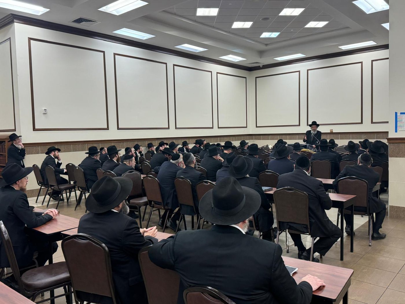 הדינרים, השיחות והשבת המרוממת: המסע של רה"י