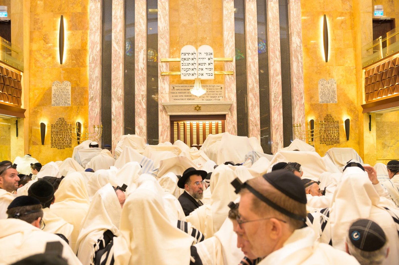 תיעוד מסע גדולי ישראל לדרום אמריקה
