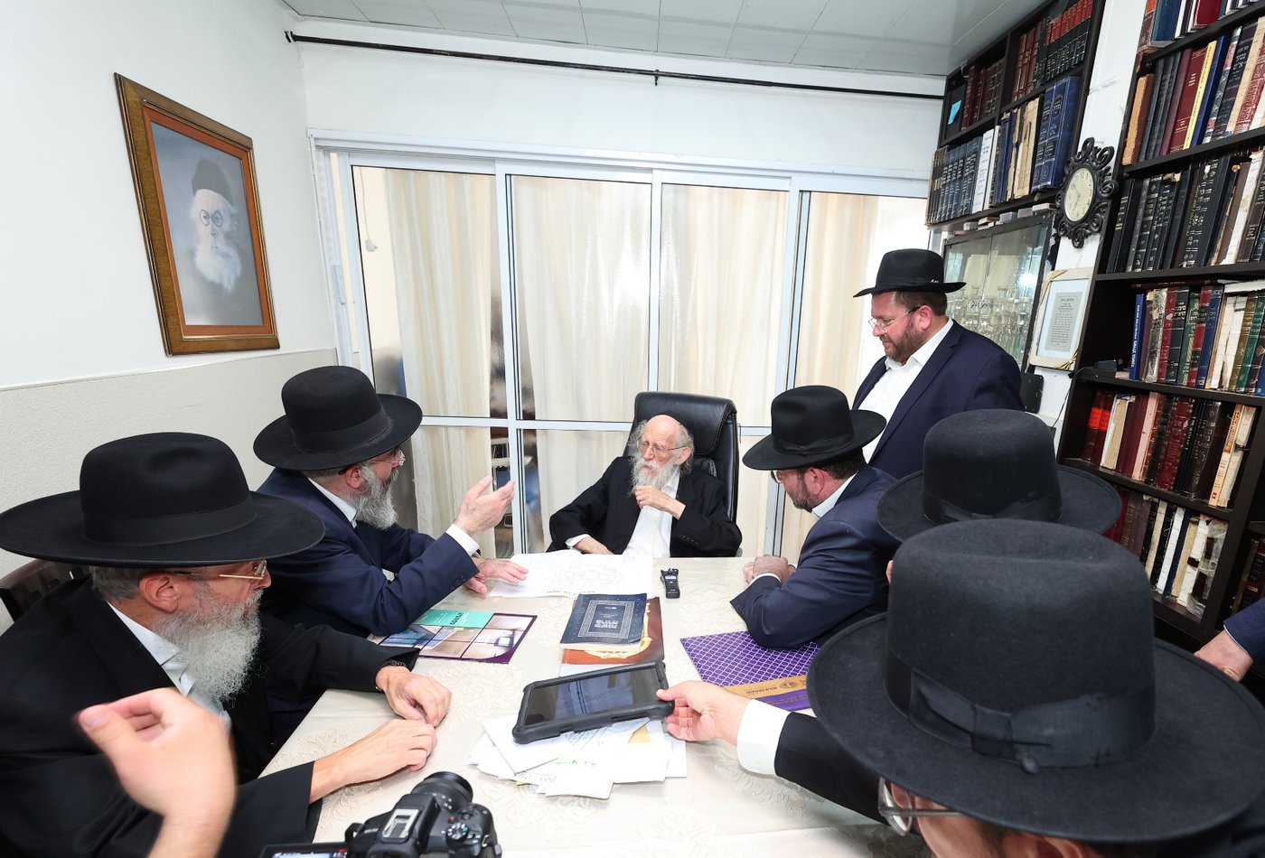 יו"ר טהרת המשפחה הרב חיים לוי עלה למעונותיהם של מרנן ורבנן גדולי ישראל להתיעצויות