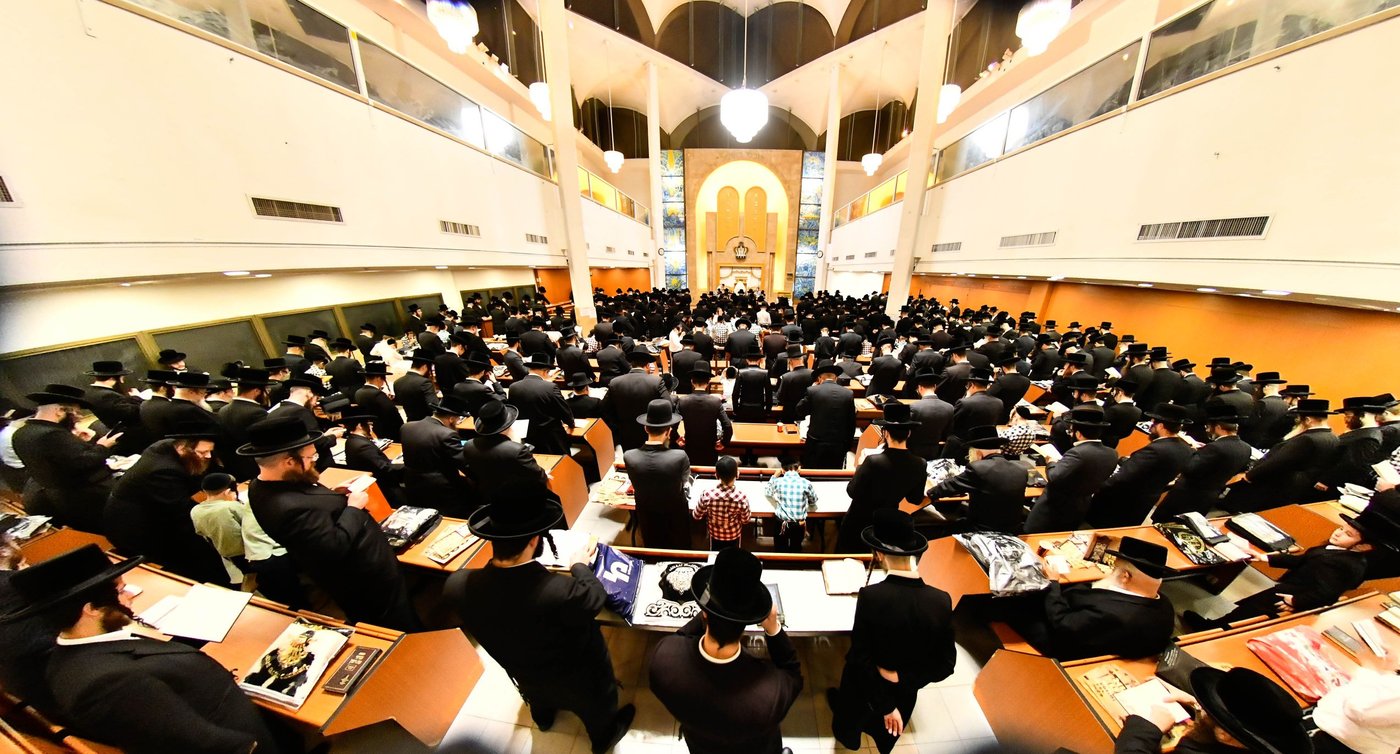 סליחות ראשונות בחצה"ק נדבורנה 