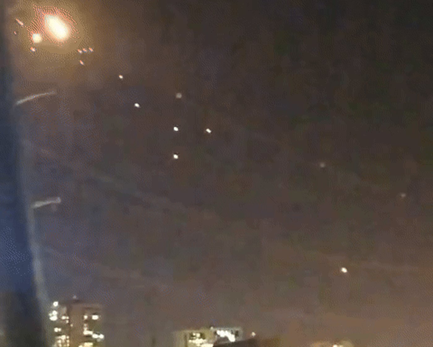 הירי הבליטסי מאיראן על ישראל בערב ראש השנה התשפ"ד - כפי שנצפה מבני ברק