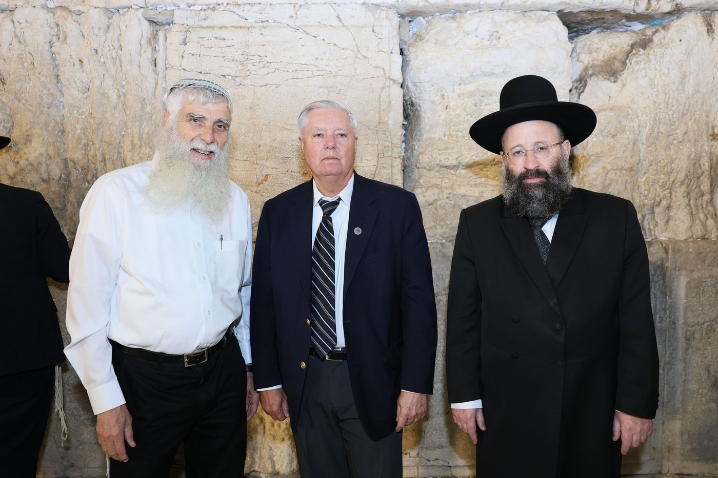 ביקורם של הסנאטורים הבכירים הסתיים בכותל המערבי | תיעוד