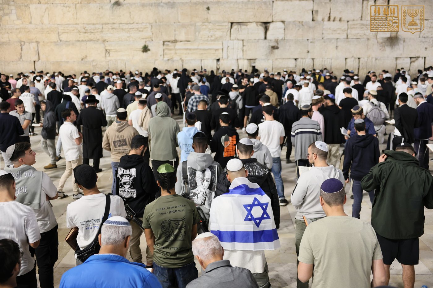 הכנסת ספר תורה לזכרם של הנופלים במלחמת 'חרבות ברזל'