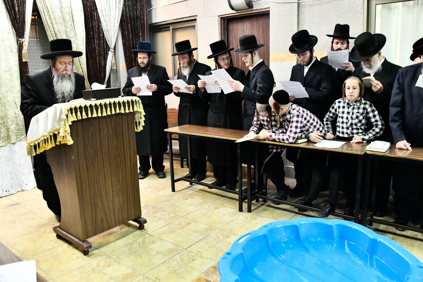 האדמו"ר משבט הלוי בתשליך 