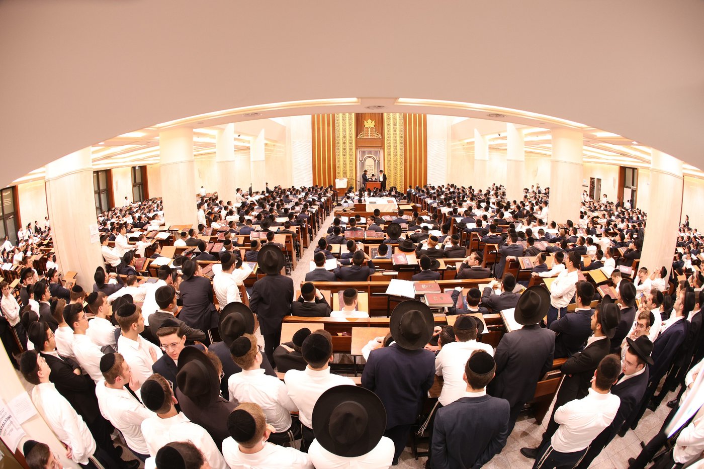 הגר"מ שטרנבוך בישיבת וולפסון 