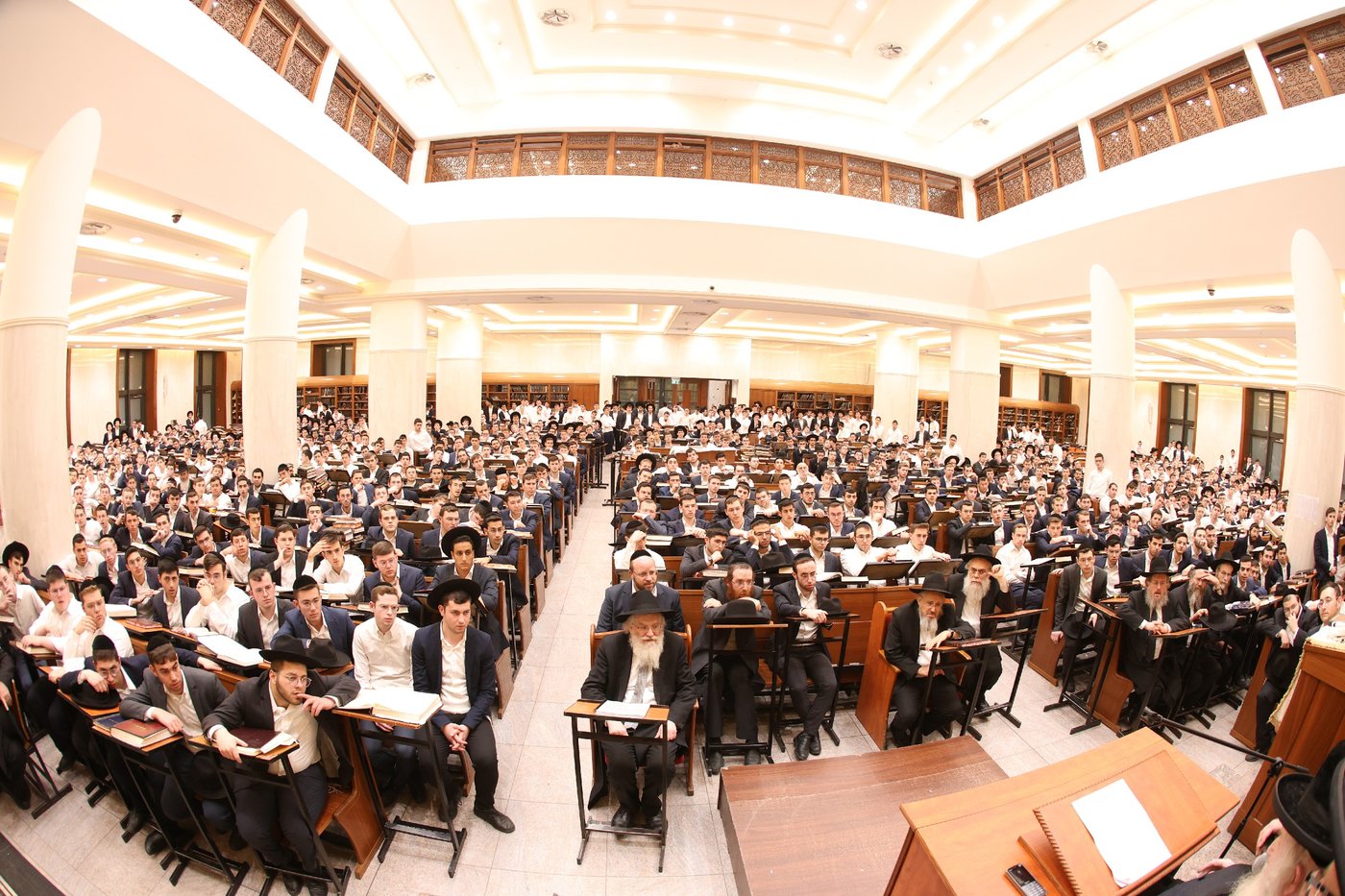 הגר"מ שטרנבוך בישיבת וולפסון 