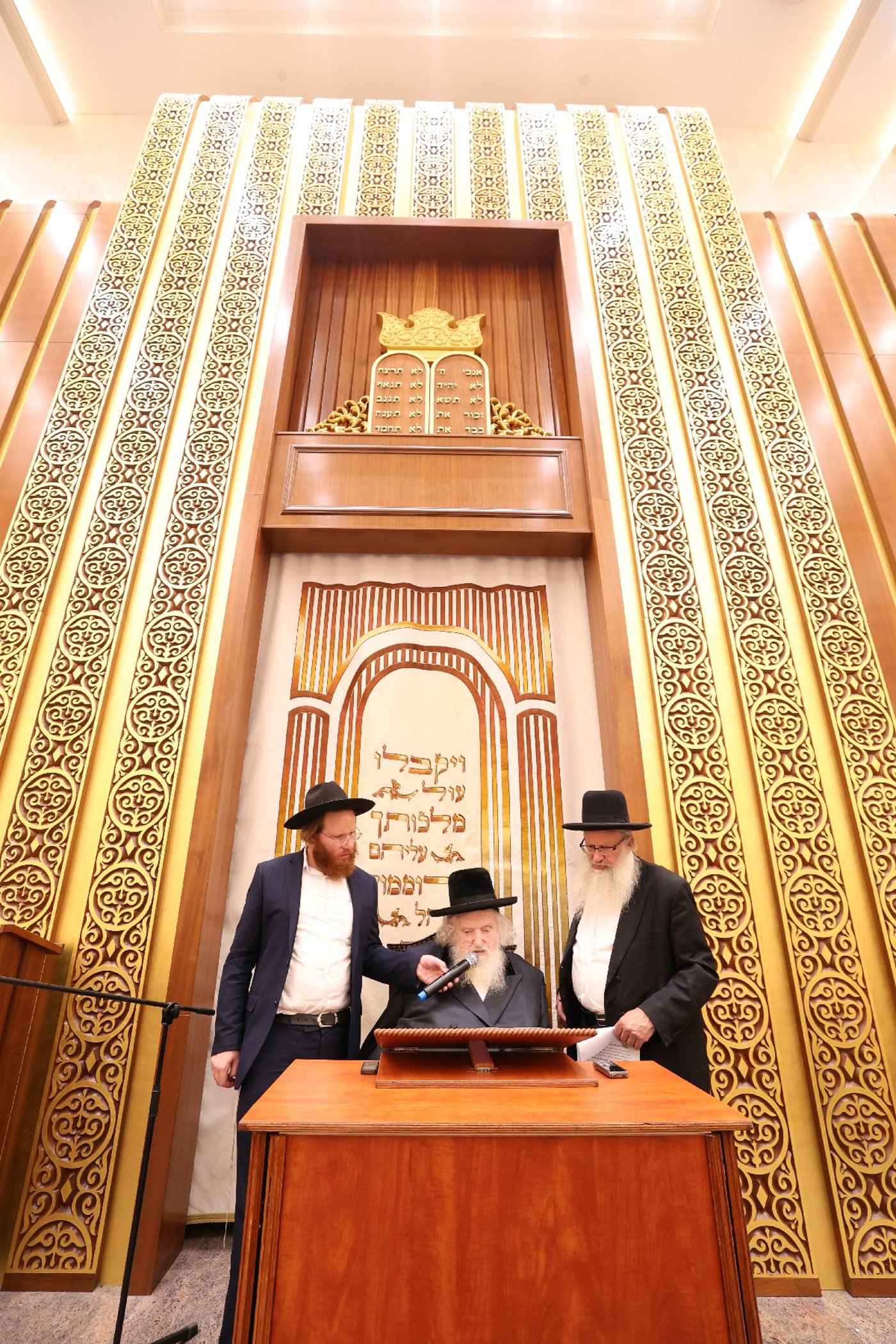 הגר"מ שטרנבוך בישיבת וולפסון 