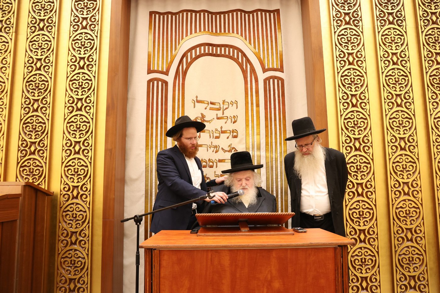 הגר"מ שטרנבוך בישיבת וולפסון 