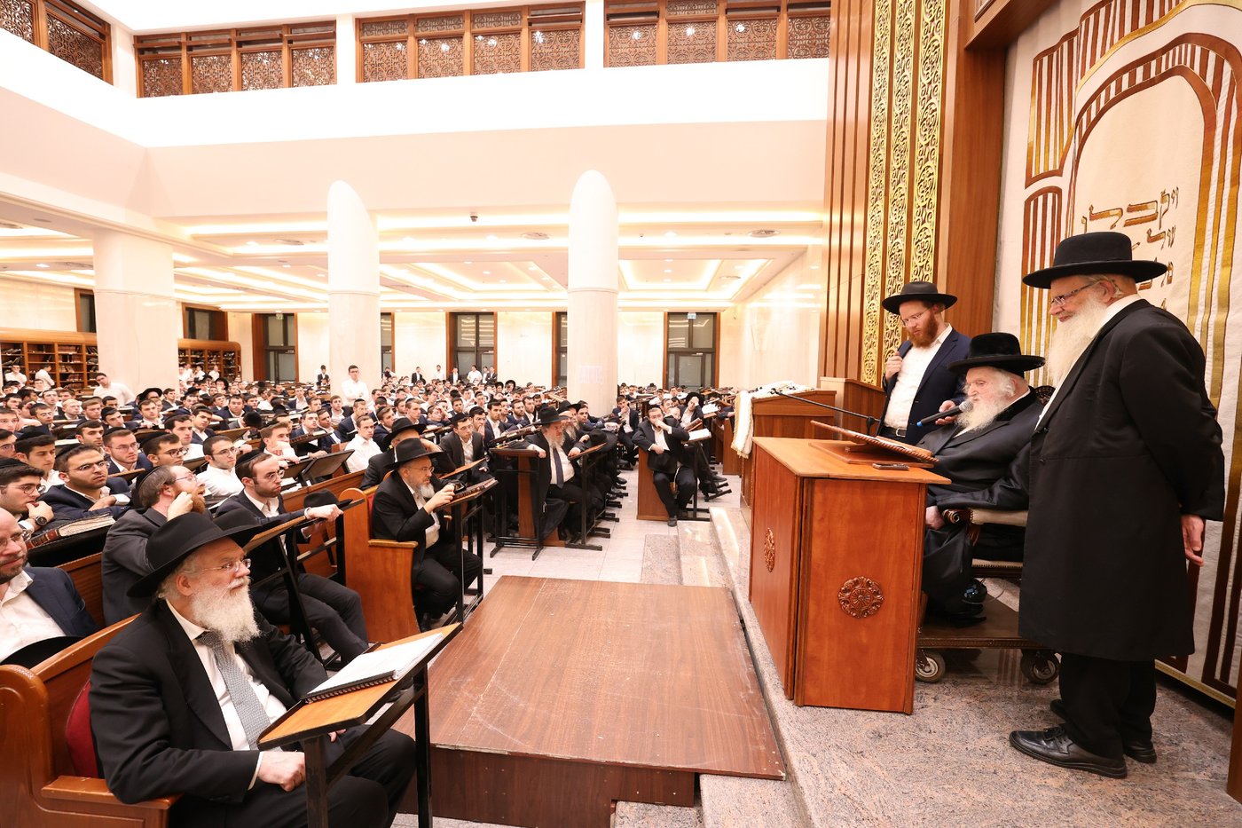 הגר"מ שטרנבוך בישיבת וולפסון 