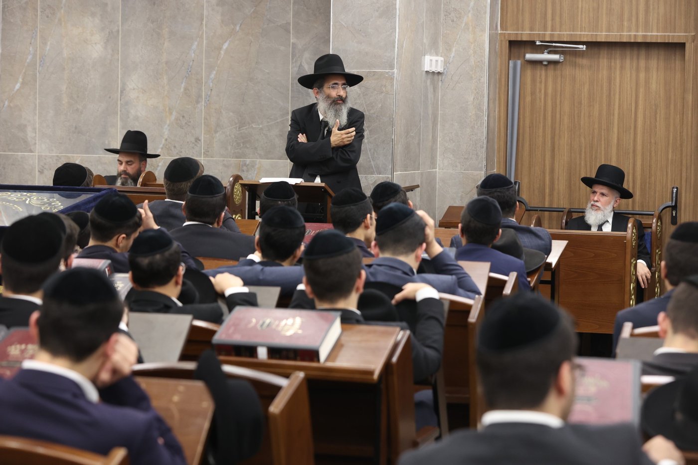 הגאון הרב שמואל בצלאל בשיחת חיזוק בישיבת 'אבני נזר' 