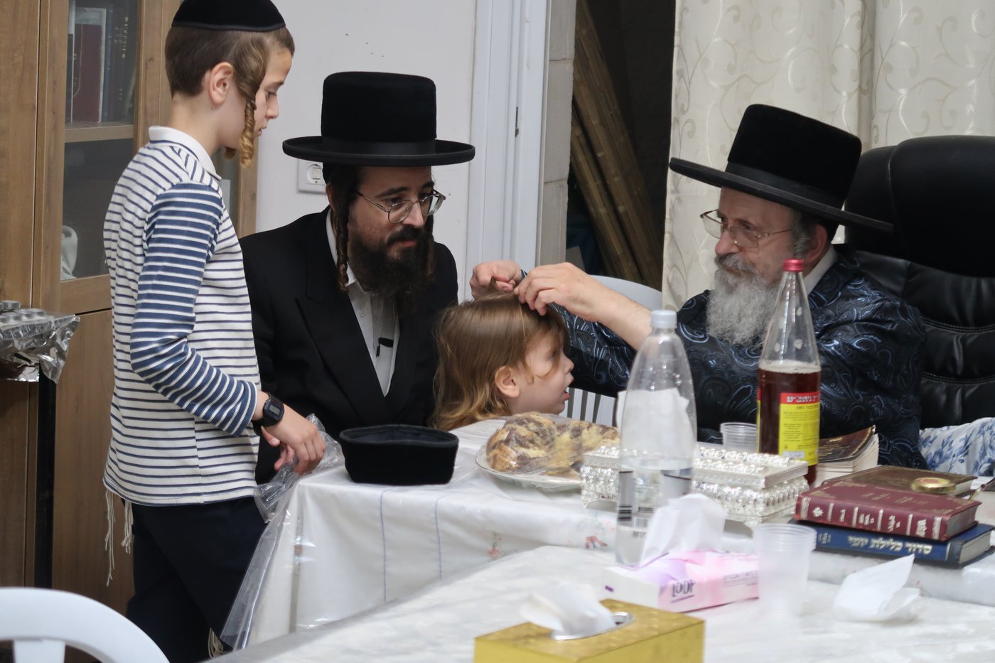 שמחת החלאקה לנכד האדמורי"ם משאץ ויזניץ - לייטשיק