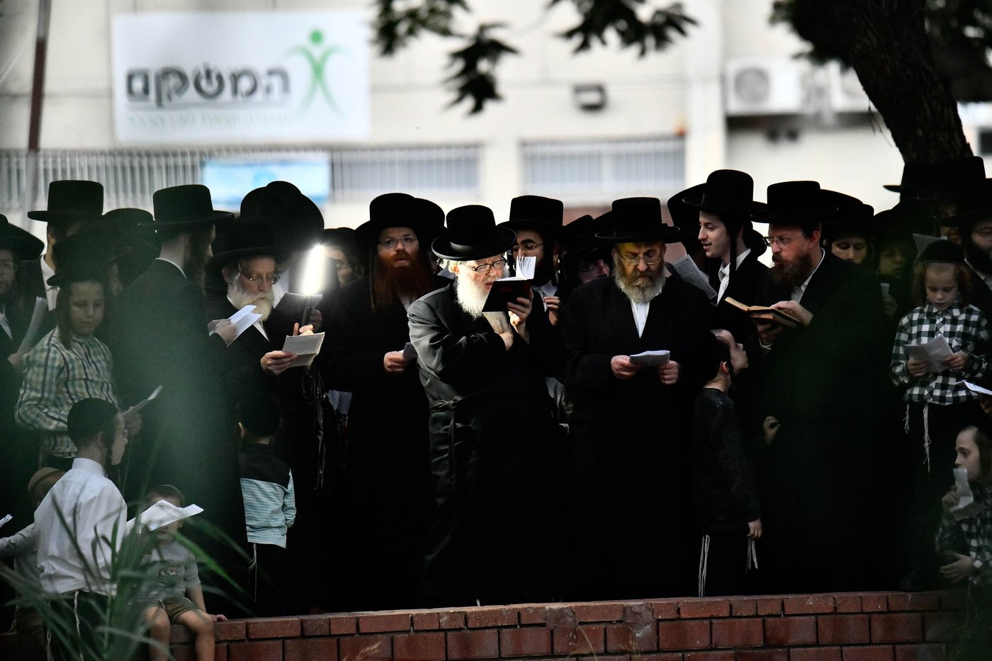 האדמו"ר מבוהוש בתשליך 