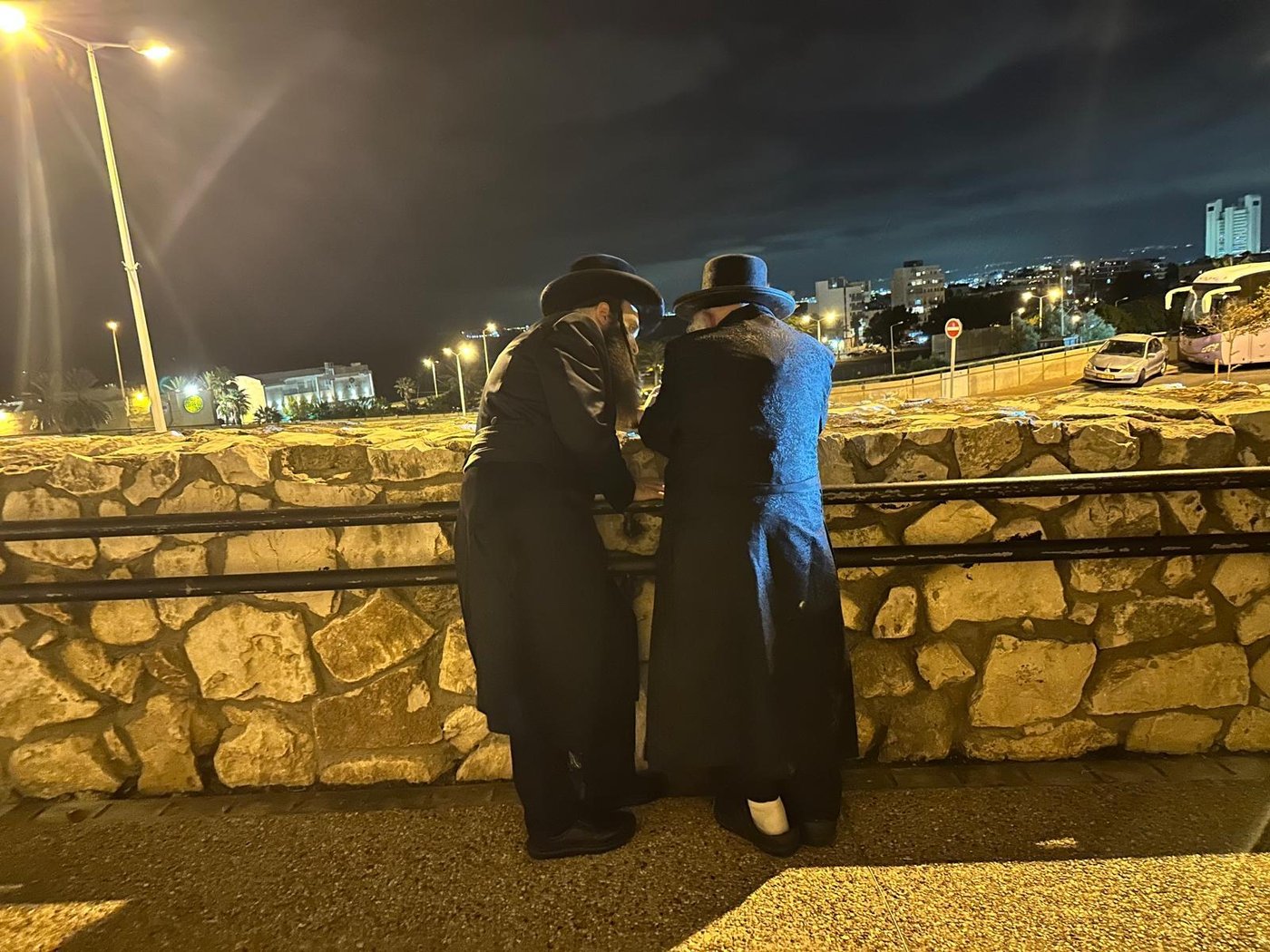 עם גאב"ד מאקווא