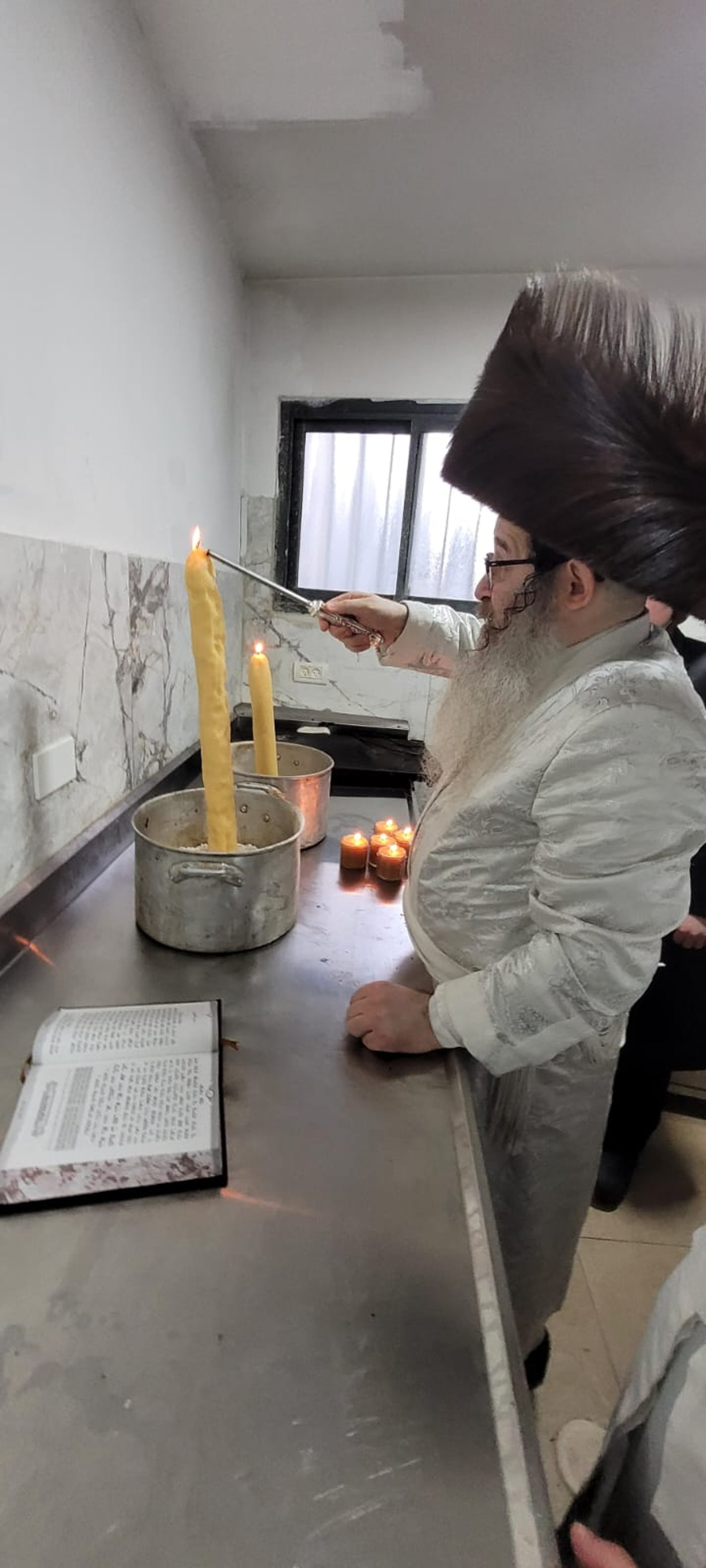 ערב ומוצאי יום כיפור בחצה"ק נדבורנה אלעד
