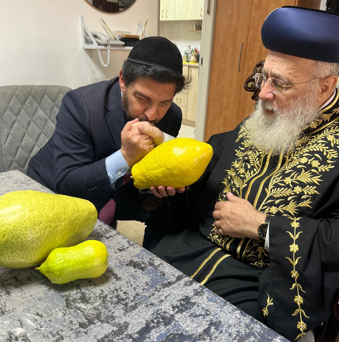 האתרוגים המהודרים של רב הסלבס לראשון לציון | תיעוד