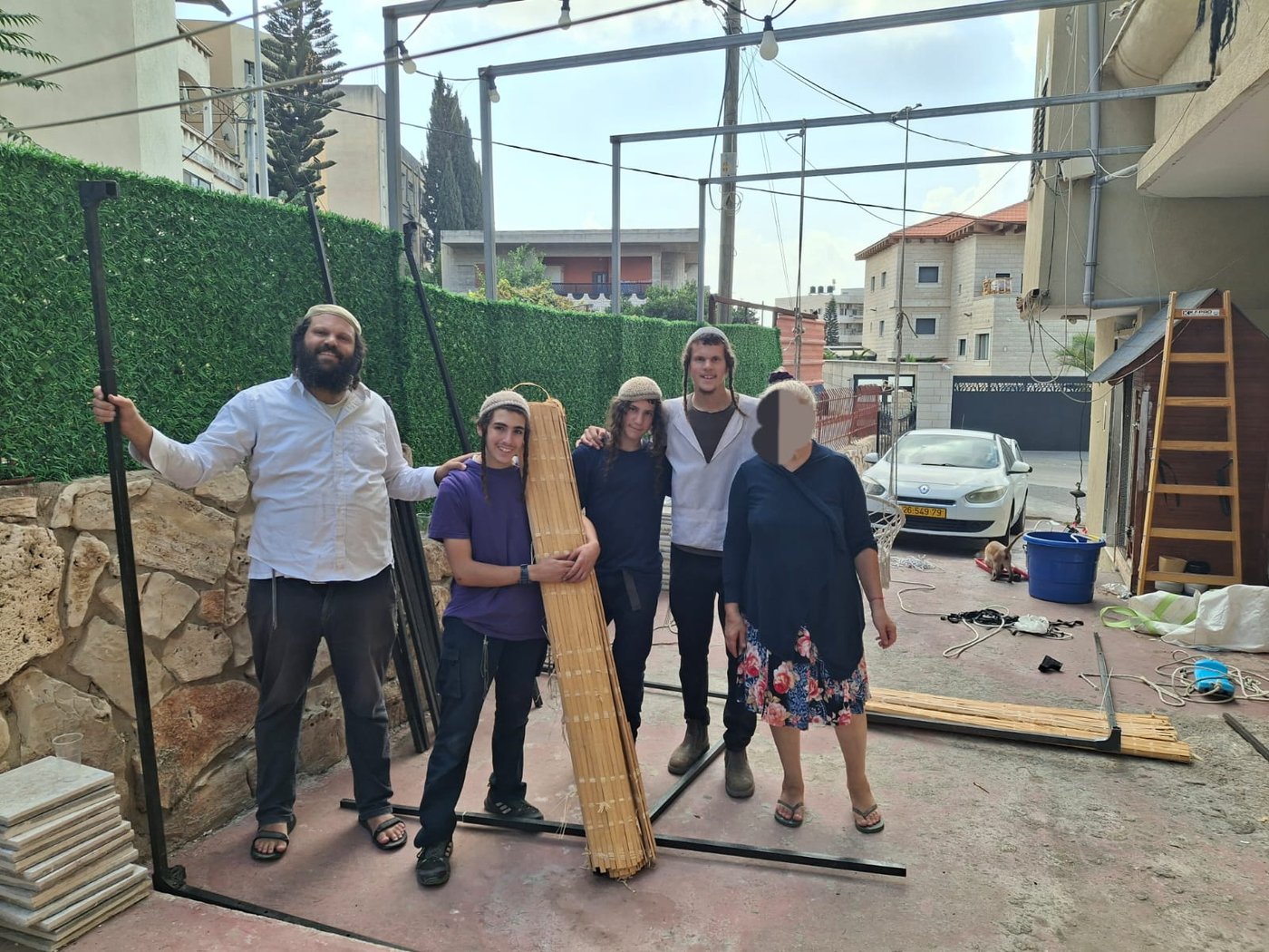 הקהילה התנדבה לבנות סוכות - ואז הגיעה הפנייה מנצרת