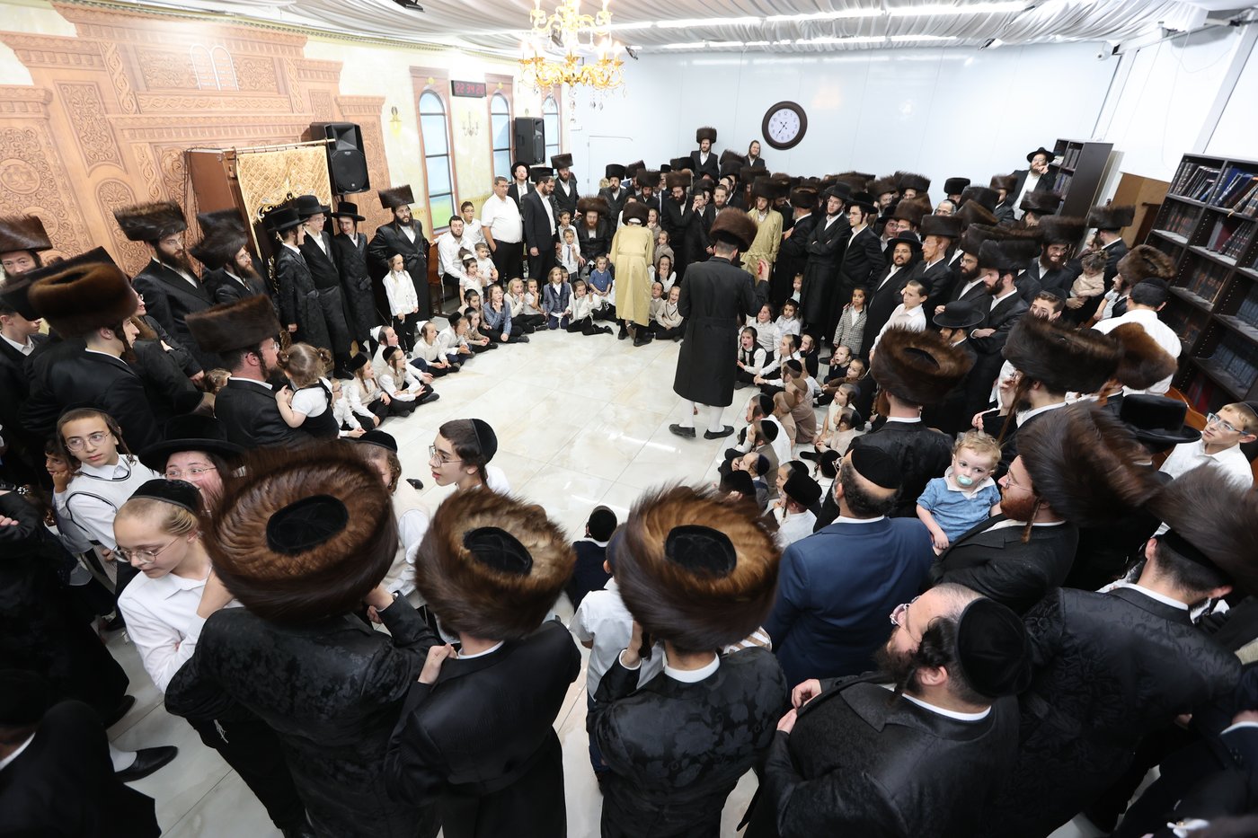 שמחת בית השואבה עם האדמו"ר מספינקא בית שמש ברמת בית שמש ד' 3
