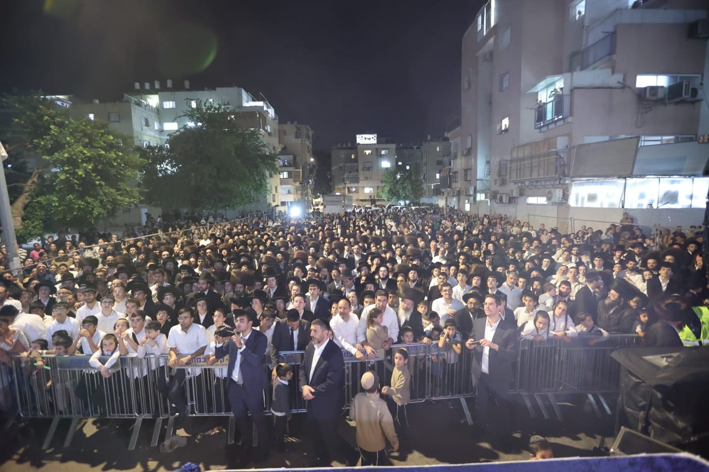 הקבלת פני רבו להגר"ד יוסף, באשדוד