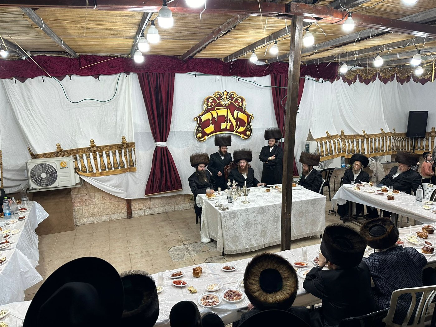 חג הסוכות בחצה"ק קאליב 