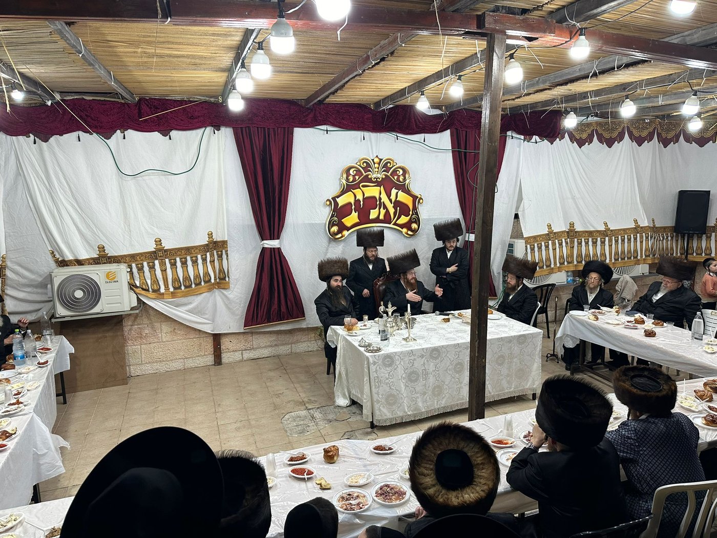 חג הסוכות בחצה"ק קאליב 