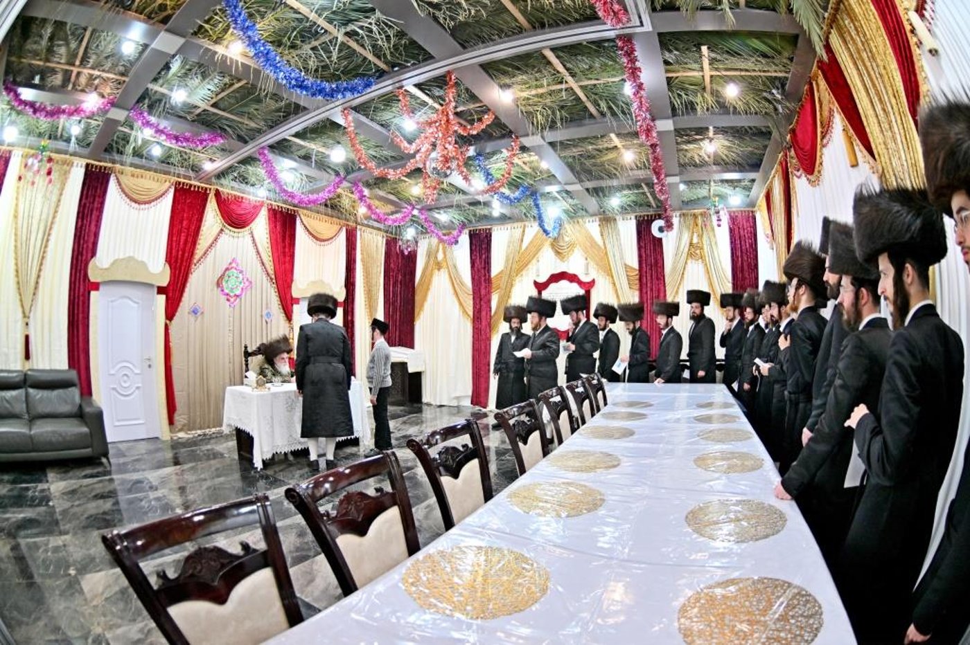 סוכות ושמחת תורה בחצה"ק ויז'ניץ 